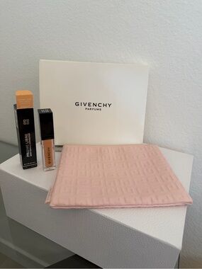 Givenchy Prisme Libre Peach and Pink Makeup Bag NWT